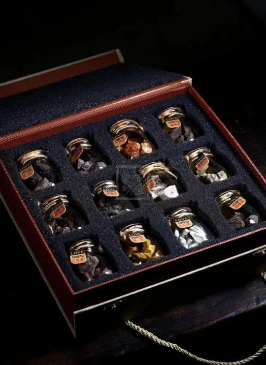 《紫砂標(biāo)本》